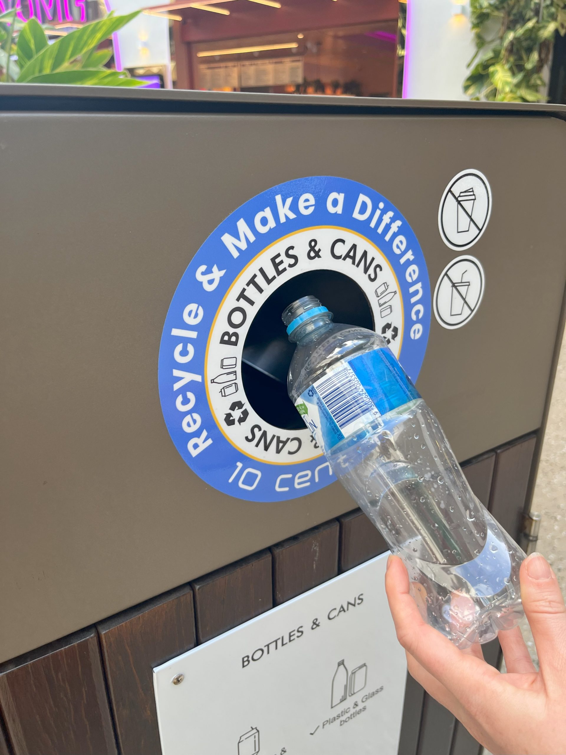 Gold Coast icons team up to boost retail recycling